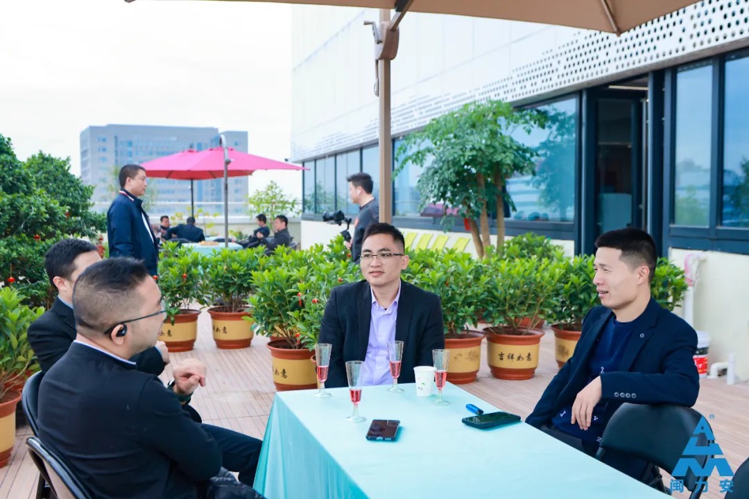 1728982659496156.jpg 640 (5).jpg